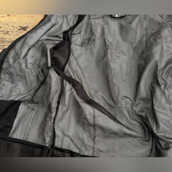 North Face Windbreaker - Picture 8 of 9